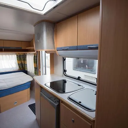 Parque De Campismo De *