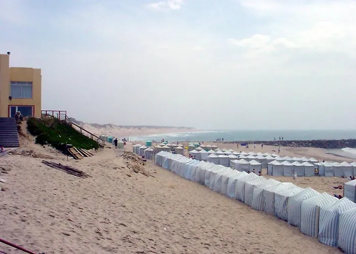 营地 Parque De Campismo De *